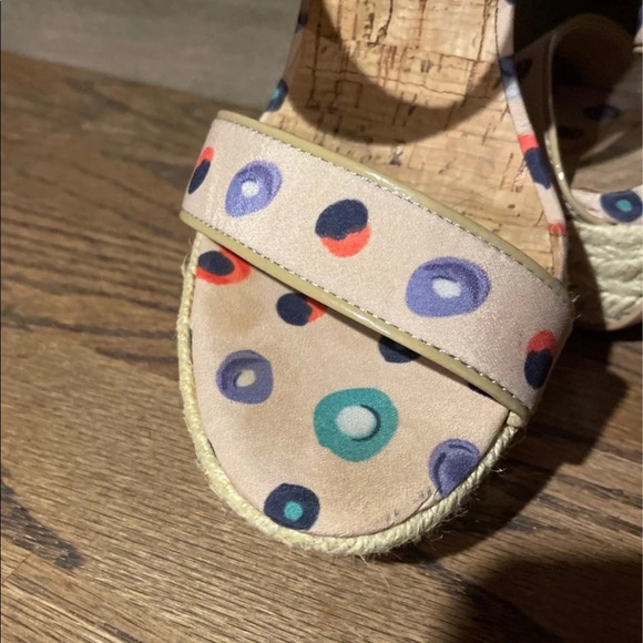 Heels - Picture 4 of 4